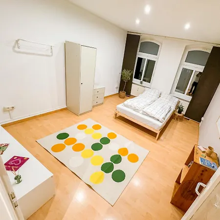 Apartment Geraeumig, Ruhig, Kueche & Kostenlos Parken